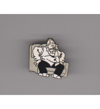 BRINGING UP FATHER PIN - JIGGS SITTING