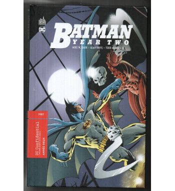 DC CONFIDENTIAL - BATMAN - YEAR TWO